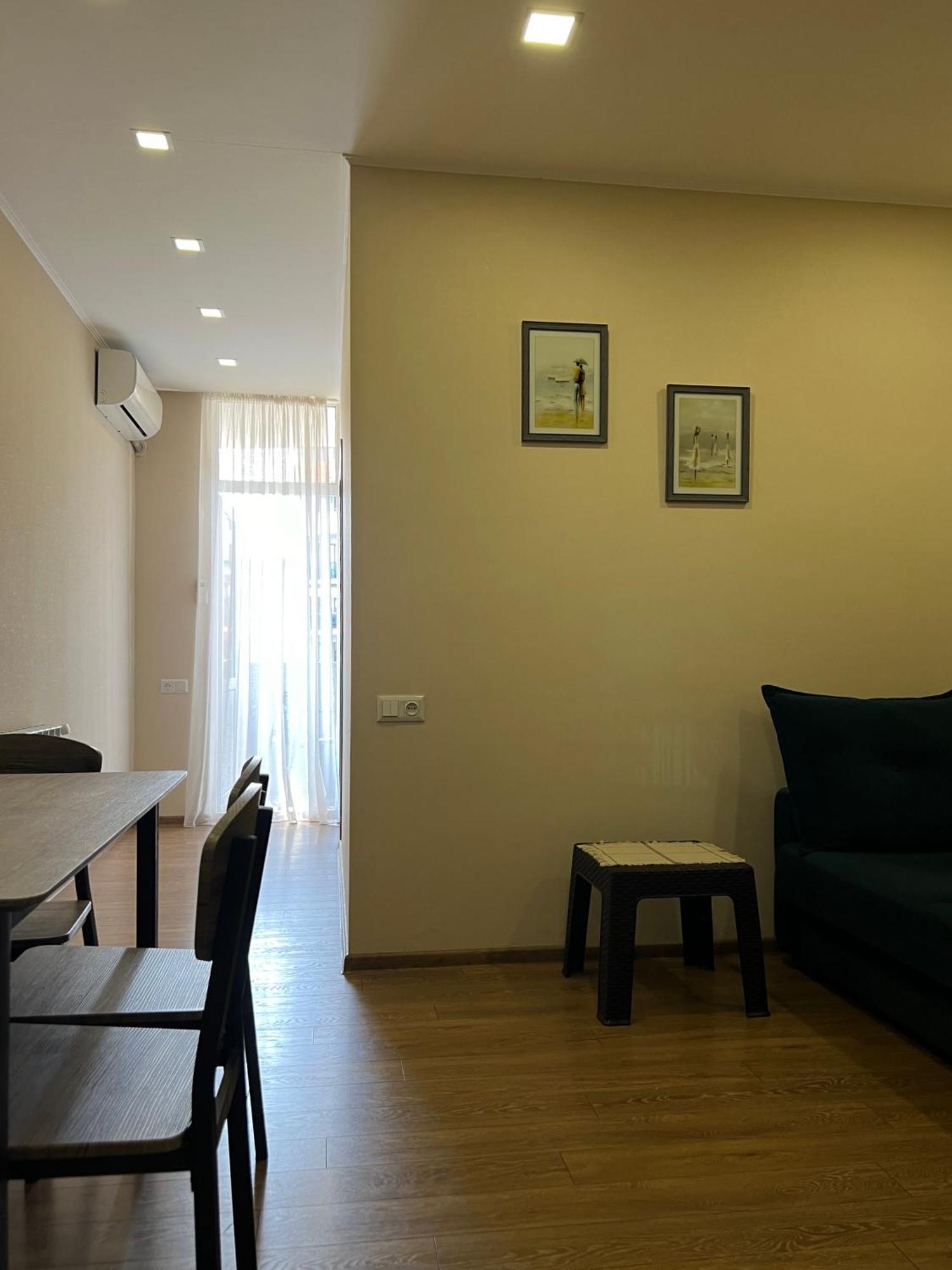 Cosy Apartment Near The Sea Batumi Exterior foto